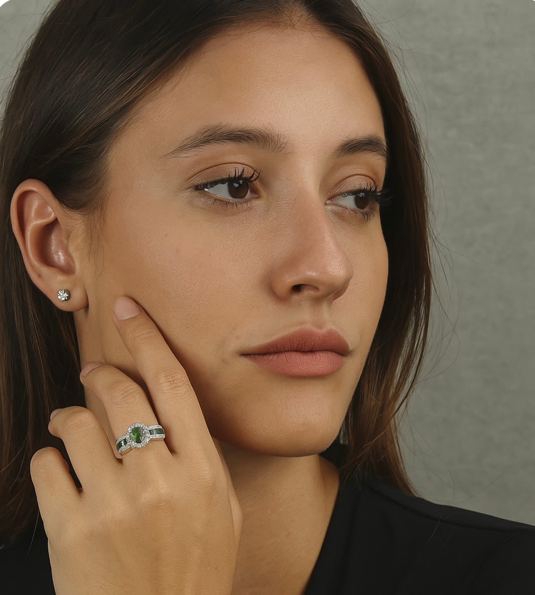 Anillo con Esmeraldas Naturales