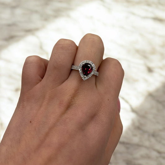 Anillo 10k diamantes naturales con ruby